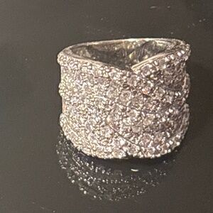 Beautiful size 7 moissanite ring